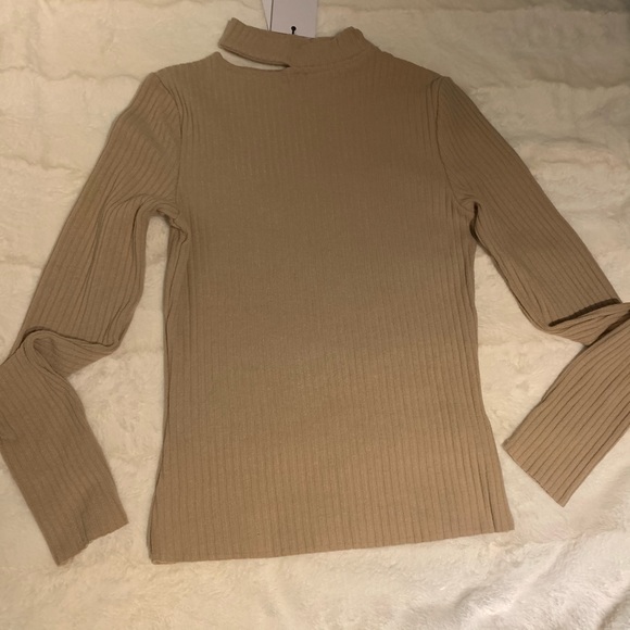 Bershka | Long Sleeve Beige Crop Nevk Top - Picture 3 of 12